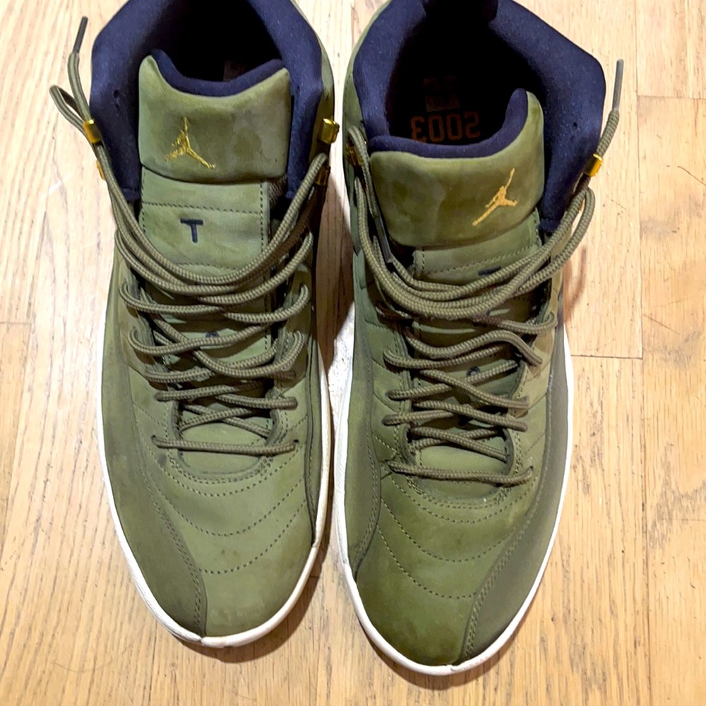 Jordan 12 Retro
Chris Paul Class Of 2003